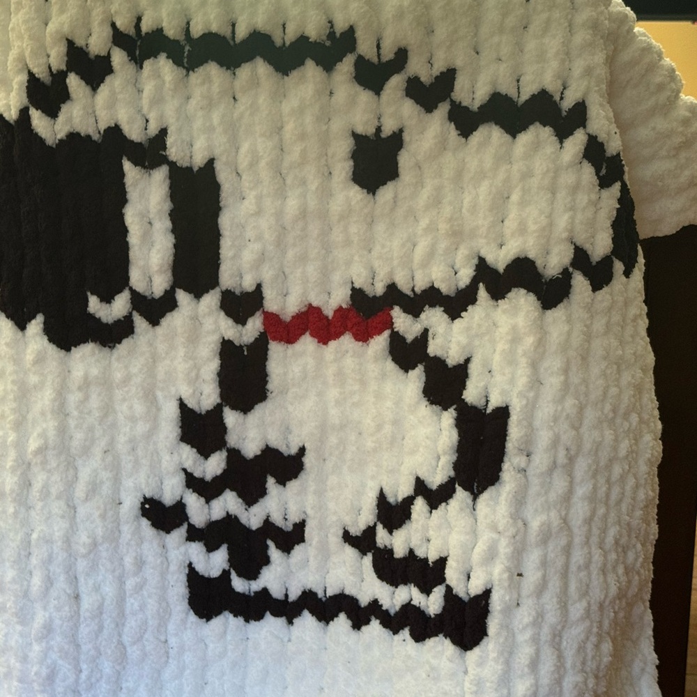 Elegant Black and White Geometric Throw Blanket